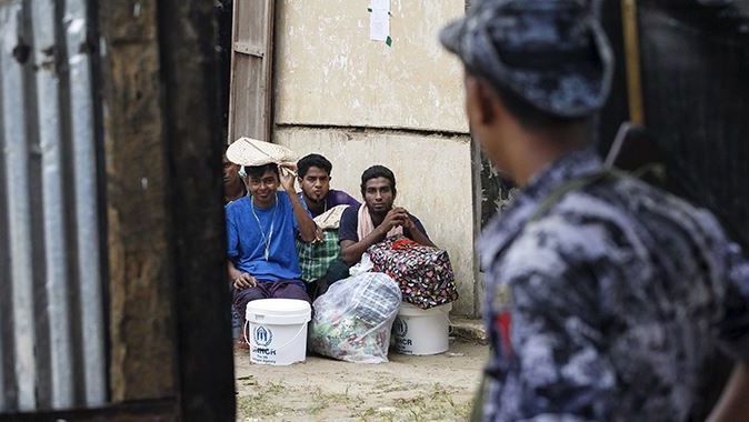 Tayland denizin ortasındaki Arakanlı Müslümanları arama çalışmalarını sonlandırıyor