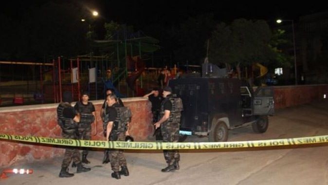 Gaziantep&#039;te polise ateş açıldı: 2 yaralı