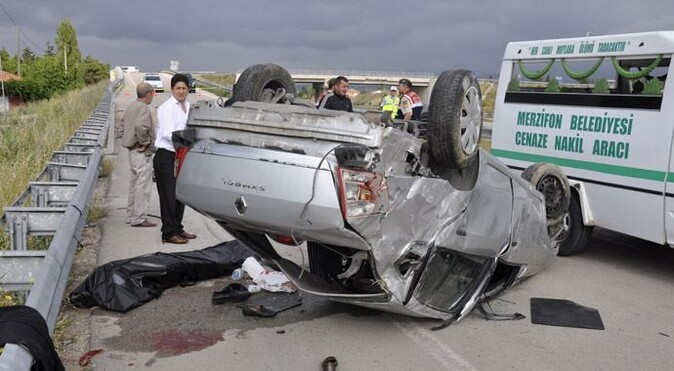Amasya&#039;da feci kaza: 3 ölü, 2 yaralı