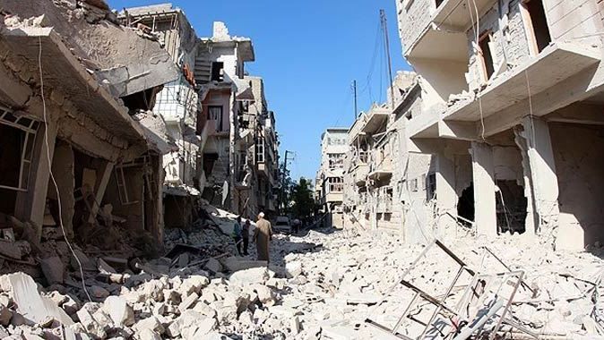 Suriye&#039;de rejim güçleri 500 evi yıktı