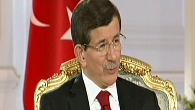 Başbakan Ahmet Davutoğlu&#039;ndan canlı yayında önemli açıklamalar