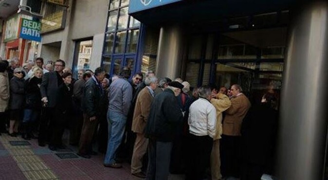 Yunanistan banka şubelerini açıyor!