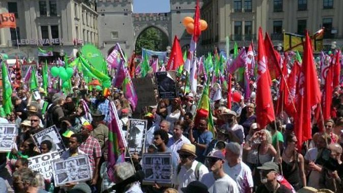 Münih&#039;te G7 zirvesi protesto edildi