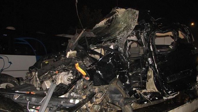 Bursa&#039;da feci kaza, 2 kişi hayatını kaybetti 3 de yaralı var