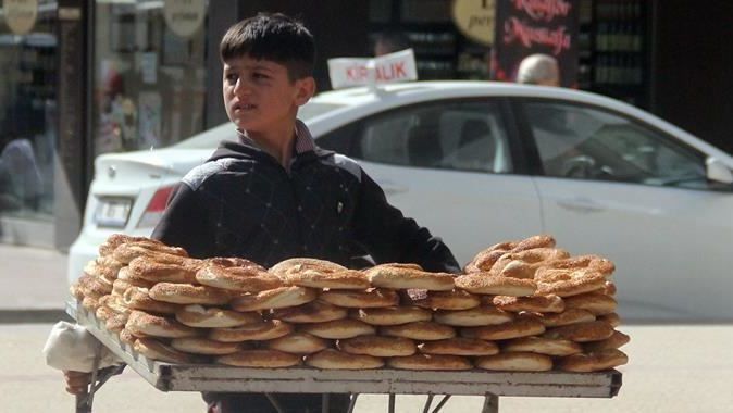Adana&#039;da çocukların ekmek savaşı