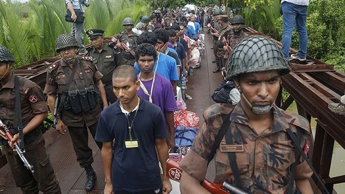 Myanmar, terk edilmiş göçmenleri Bangladeş&#039;e gönderiyor
