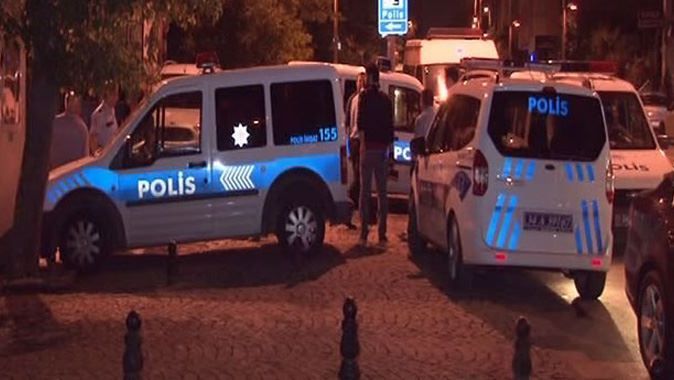 İstanbul&#039;da sahte polis, gerçek polisi silahla vurdu!