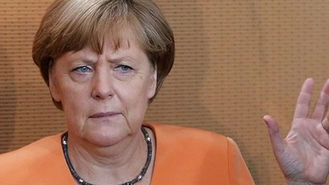 Merkel&#039;den Yunanistan için kritik açıklama