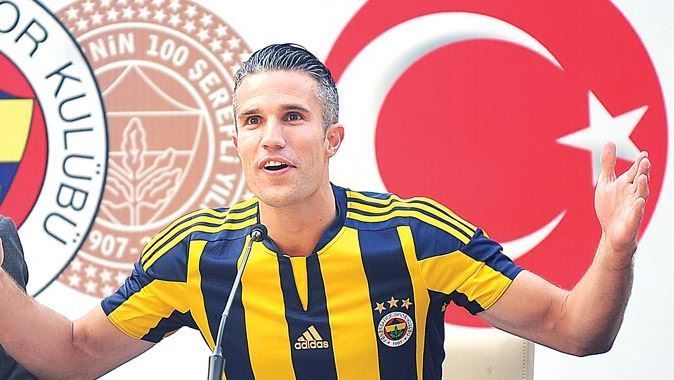 Fenerbahçe&#039;nin son Superstar&#039;ı Robin Van Persie imzayı attı