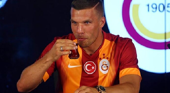 Lukas Podolski&#039;nin forma numarası belli oldu
