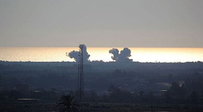 Mısır ordusu Refah kentindeki hedefleri vurdu