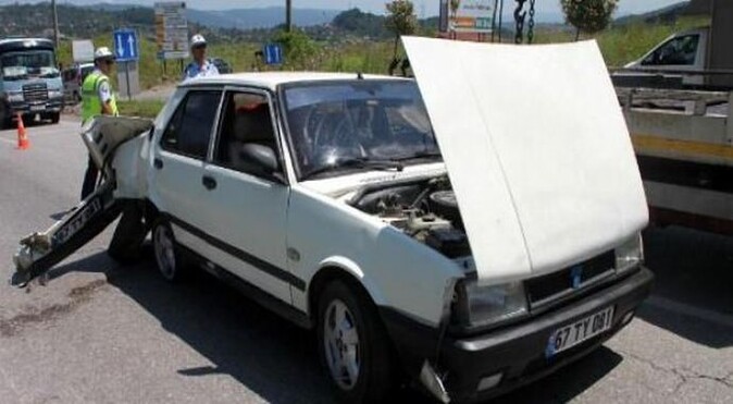 Zonguldak&#039;ta iki otomobil çarpıştı: 2 yaralı