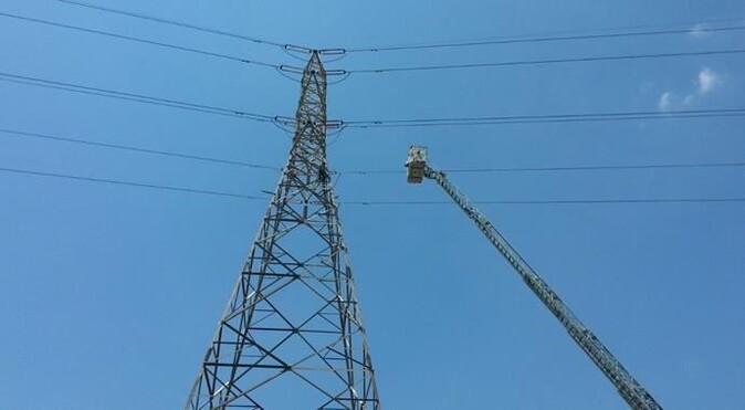 İntihar etmek isterken İzmir&#039;in elektriğini kesti