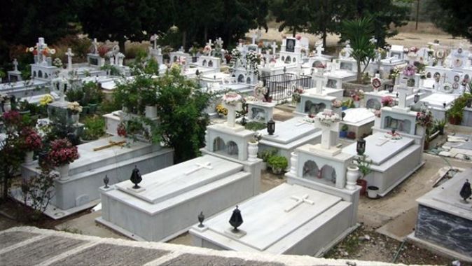 Yunanistan&#039;da cenaze işleri bile durdu