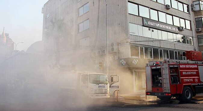 AK Parti binası önünde patlama!