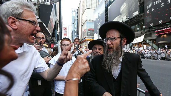 Siyonizm karşıtı Yahudilere linç girişimi