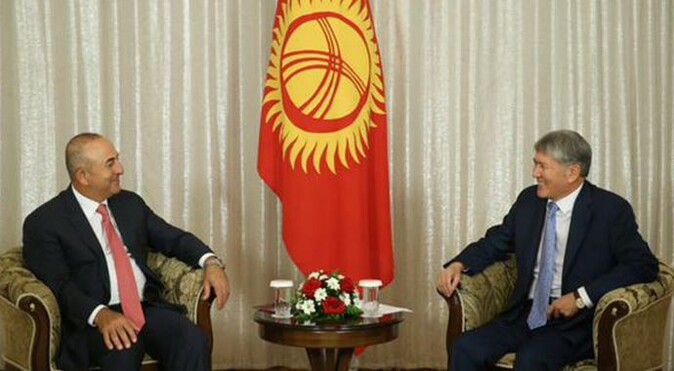 Dışişleri Bakanı Çavuşoğlu, Kırgızistan Cumhurbaşkanı Atambayev ile biraraya geldi