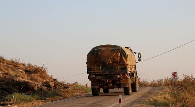 Tugay komutanı geceyi Suriye sınırında geçirecek