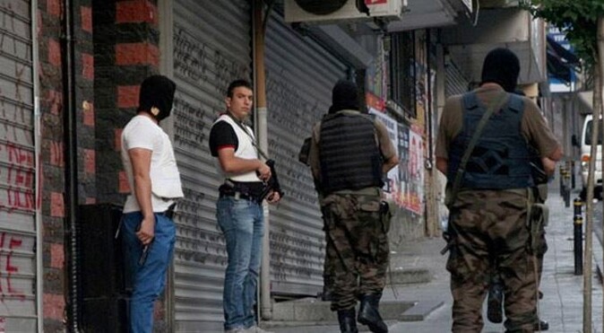İstanbul&#039;da gözaltına alınanlar arasında dikkat çeken detay