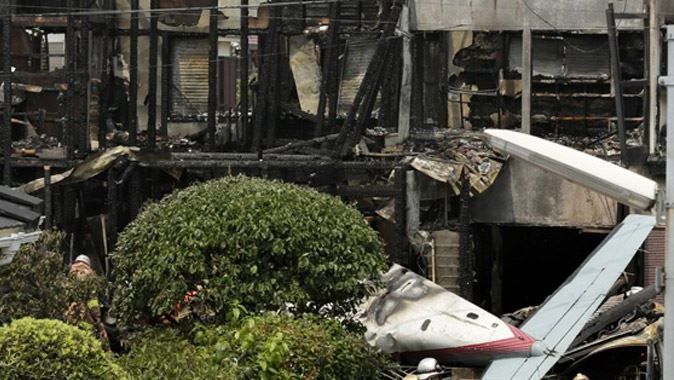Japonya&#039;da binaya uçak çarptı: 3 ölü