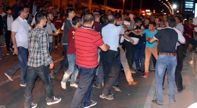 Erzurum&#039;da inşaat işçileri ile esnaf birbirine girdi