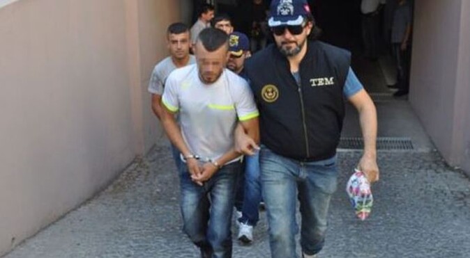 İzmir&#039;deki gözaltılarda 9 tutuklama