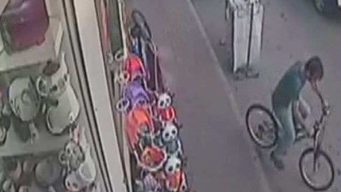 Bisiklet hırsızı güvenlik kamerasına yakalandı!