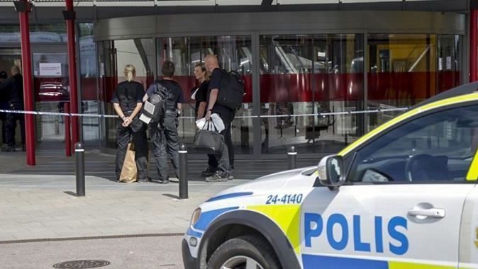 IKEA mağazasında bıçaklı saldırı: 2 ölü, 1 yaralı