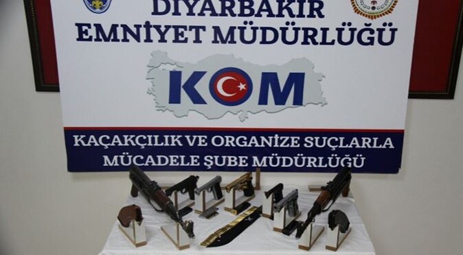 Diyarbakır&#039;da büyük operasyon: 11 gözaltı