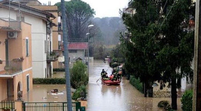 İtalya&#039;da şiddetli yağış sel getirdi