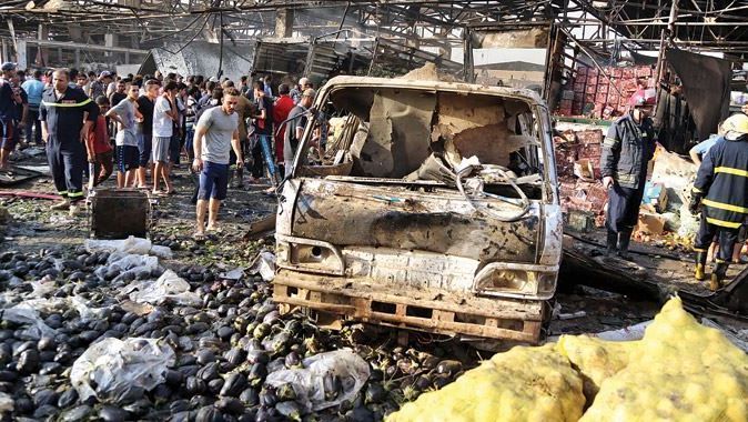 IŞİD pazar yeri Irak ordusu ise hastane vurdu