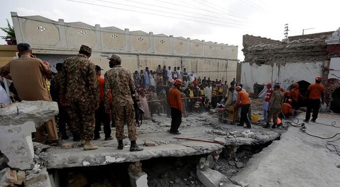 Pakistan&#039;da intihar saldırısı! İçişleri Bakanı öldü