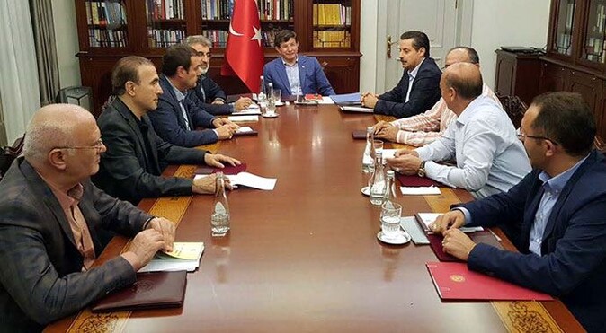 Başbakan Davutoğlu Bahçeli görüşmesi öncesi toplantı yaptı