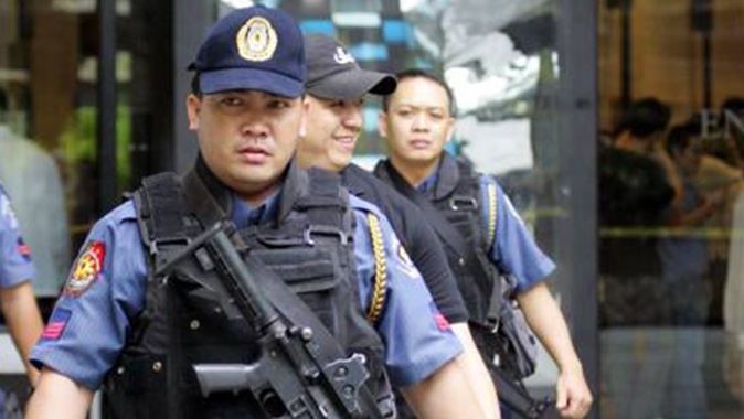 Filipinler&#039;de polis ve deniz kuvvetleri arasında çatışma