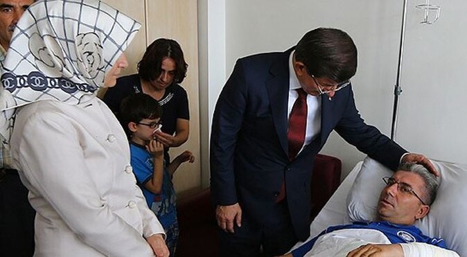 Başbakan Davutoğlu&#039;dan gazilere ziyaret