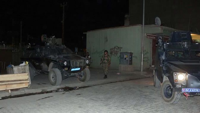 PKK, Ağrı&#039;da nöbet kulübelerine saldırdı
