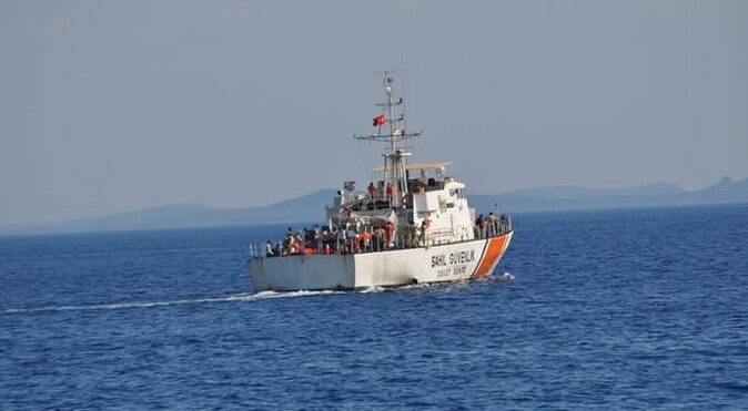 Çanakkale&#039;de tekne battı, 3 kişi hayatını kaybetti