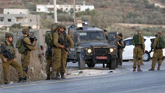 İşgalci İsrail güçleri, 10 Filistinliyi gözaltına aldı