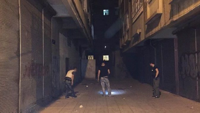 Diyarbakır&#039;da sigarasını yakmak için ateş isteyen adamı kurşunladılar