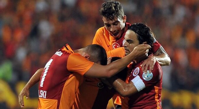 Galatasaray&#039;dan çifte rekor!