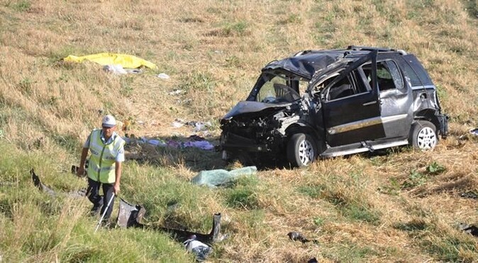 Kırıkkale&#039;de feci kaza, 2 kişi hayatını kaybetti...
