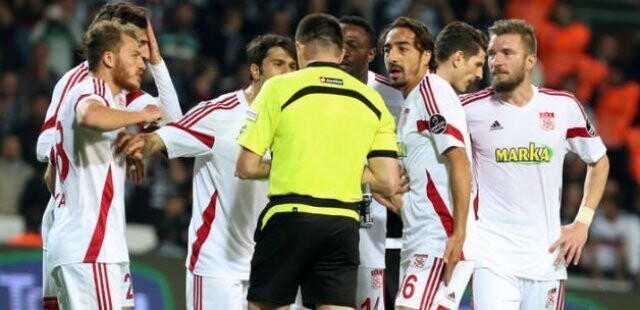 Dilmen, Çakar ve Toroğlu: Beşiktaş&#039;ın penaltısı...