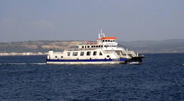 Gökçeada feribotu 140 yolcusuyla denizin ortasında kaldı