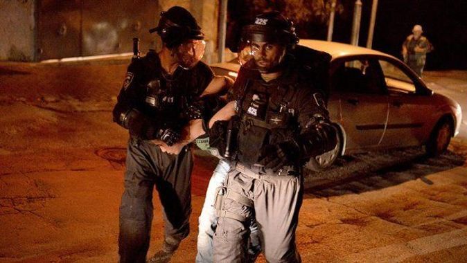 İsrail 25 Filistinliyi gözaltına aldı