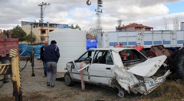 Sivas&#039;ta feci kaza, 1&#039;i polis 2 kişi hayatını kaybetti