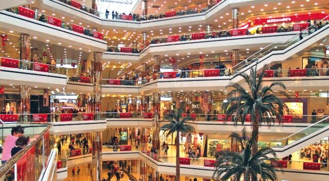 Alışveriş merkezleri 100 milyar TL&#039;ye koştu