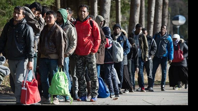 Almanya&#039;da sığınmacı merkezlerine saldırılar arttı