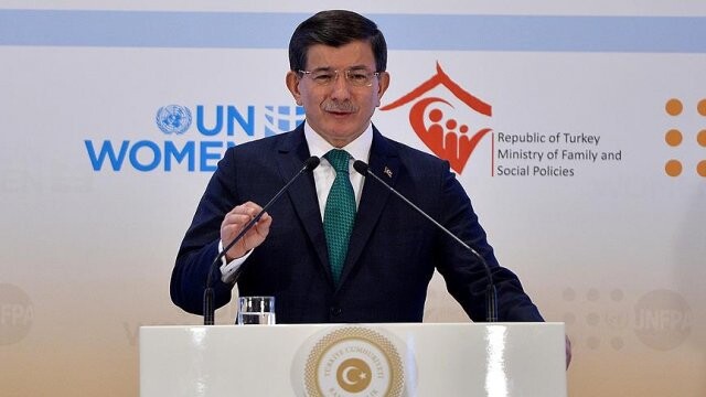 Başbakan Davutoğlu: Suriye&#039;deki bu rejime ve zulme karşı artık bir dur diyelim