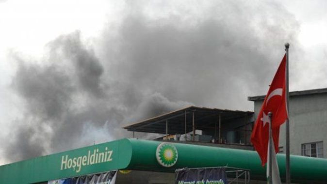 Bayrampaşa’da benzin istasyonu yanında yangın çıktı!