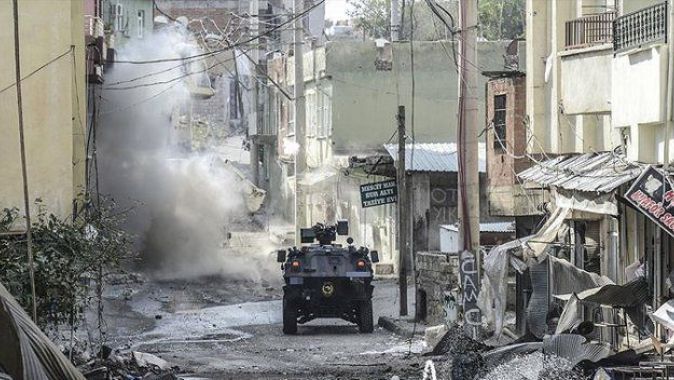 Bitlis Valiliği: 4 terörist öldürüldü
